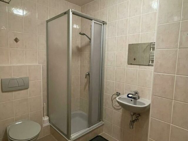 640